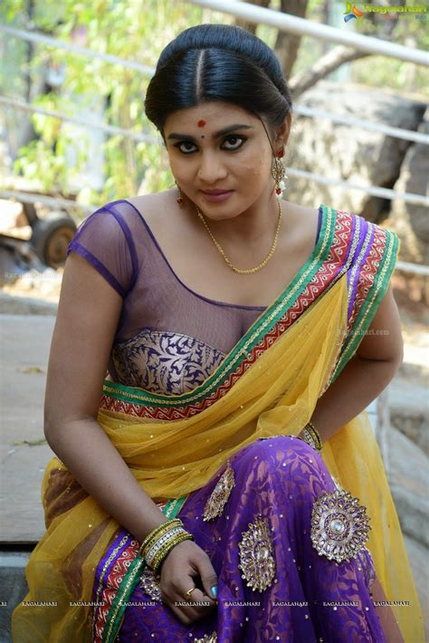 a special gim show. . Sexy boobs saree navel